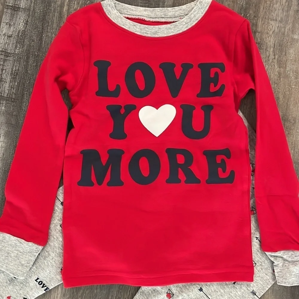 Carter’s Valentine’s Pajamas NEW
